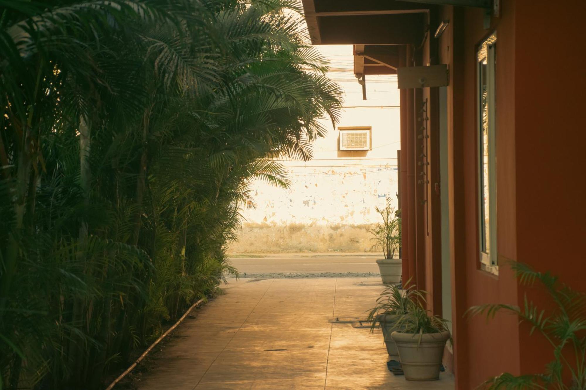 Naksha Tree Hotels- Ramapuram Chennai Exterior foto
