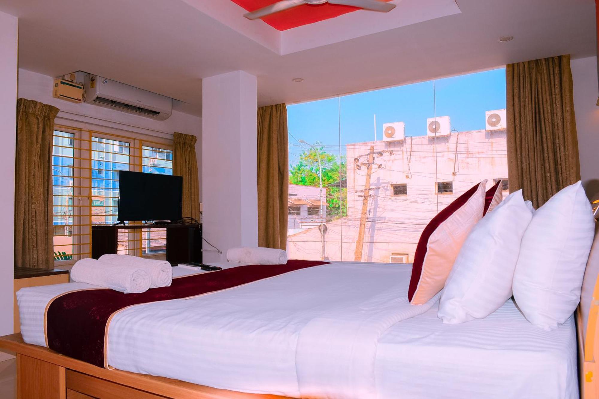 Naksha Tree Hotels- Ramapuram Chennai Exterior foto
