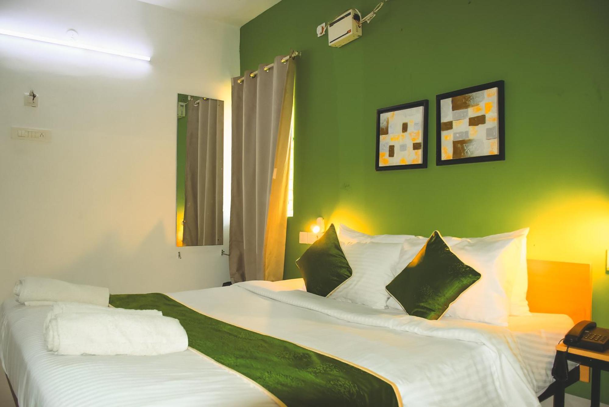 Naksha Tree Hotels- Ramapuram Chennai Exterior foto